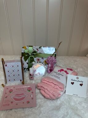 Louis Vuitton Playing Card Mother’s Day Gift Set